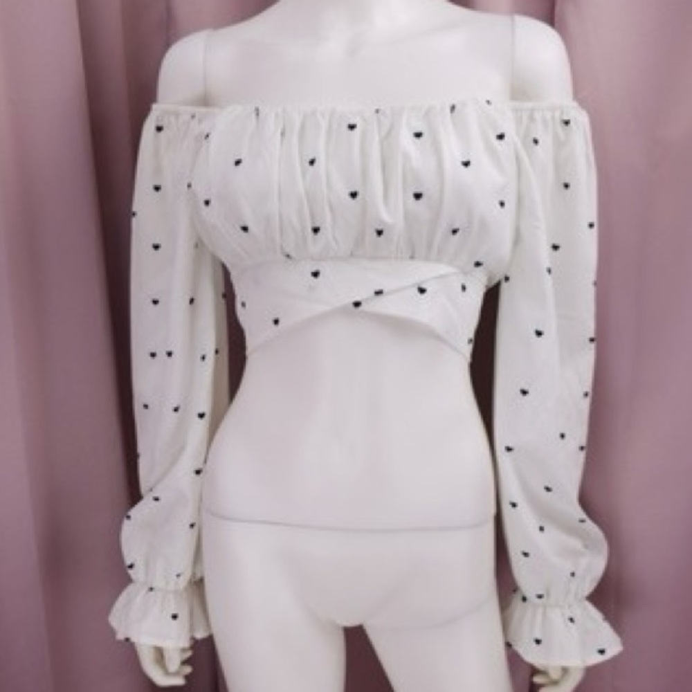 White Crop Blouse with Sailor Collar and Long Sleeves